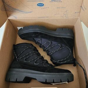 Dr. Scholl's Suede Lace up Bootie | 6 | Black Lightweight Water Repellant NEW